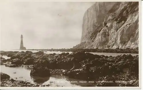 PC33289 Strandkopf und Leuchtturm. Eastbourne. Whyman. RP