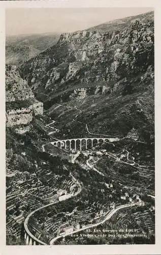 PC32092 Die Schlucht des Wolfes. Die Viadukte und der Puy des Tourettes. Levy und Neurdei