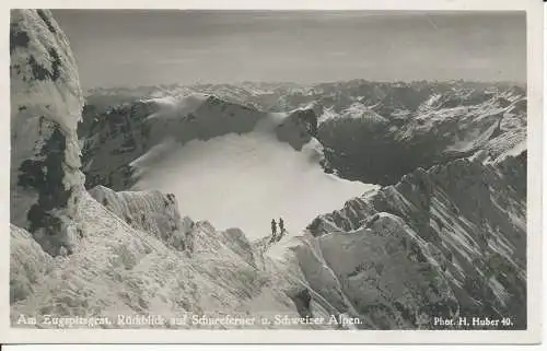 PC32271 am Zugspitzgrat. Ruckblick auf Schneeferner u. Schweizer Alpen. H. Huber