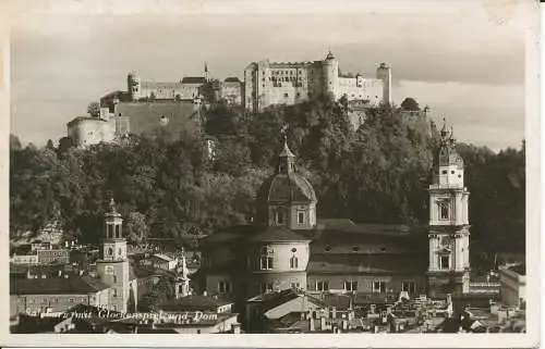 PC31894 Salzburg mit Glockenspiel und Dom. C. Jurifchek. Nr. 16516. RP. 1942
