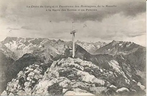 PC334278 Das Gargaskreuz und das Panorama der Muzelle-Berge hat die Bar von