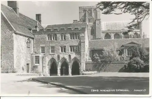 PC34696 Winchester Cathedral. Judges Ltd. Nr. 28013. RP