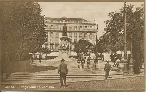 PC36411 Lissabon. Praca Luiz de Camoes. B. Hopkins