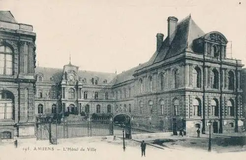 PC37042 Amiens. Das Rathaus. Nr. 195