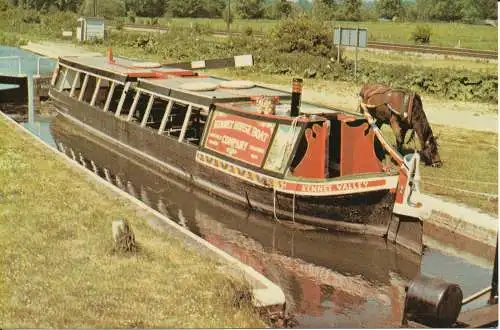 PC36358 Pferdekahn Kennet Valley in Kintbury. Kennet Boat Company. Newbury