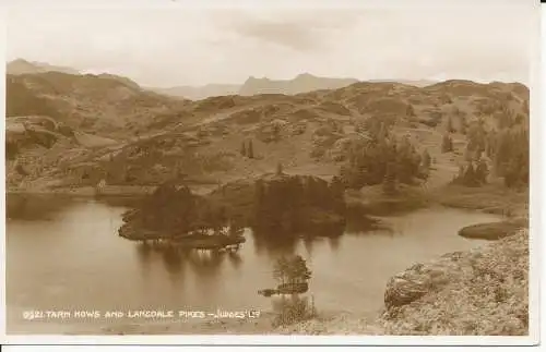 PC35737 Tarn Hows und Langdale Pikes. Judges Ltd. Nr. 9921. RP