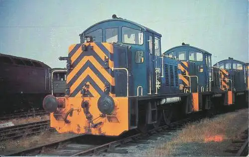 PC37125 Klasse 07 Shunter angeführt von der Nr. D2990 in Eastleigh. OPC Sammler. Nr. 45