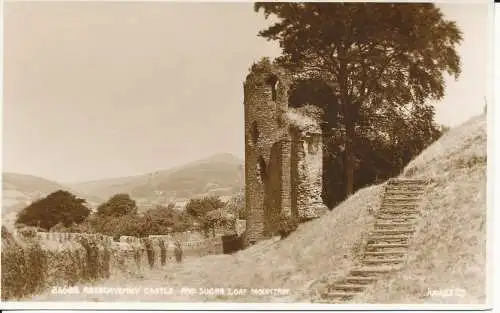 PC35689 Abergavenny Castle und Sugar Loaf Mountain. Judges Ltd. Nr. 25688. RP