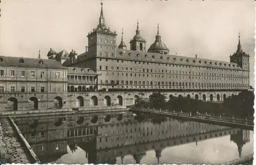 PC36949 Kloster El Escorial. Teich der Huerta. Heliotypie. Nr. 2. B. H