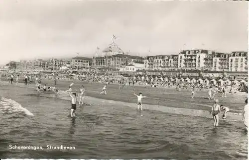 PC37871 Scheveningen. Strandleven. J.v.d. Hoek. RP. B. Hopkins