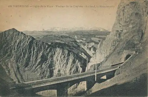 PC39017 Dauphine. Linie der Mauer. Viadukte der Clapisse. Im Hintergrund die Moucherol