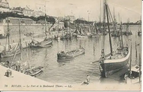 PC39834 Royan. Der Hafen und der Boulevard Thiers. LL. Nr. 70. B. Hopkins