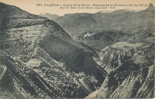 PC39123 Dauphine. Linie der Mauer. 300m hohe Flusspassage auf dem