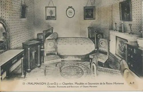 PC39154 Malmaison S. et O. Chamber. Möbel und Souvenirs von Queen Hortense.