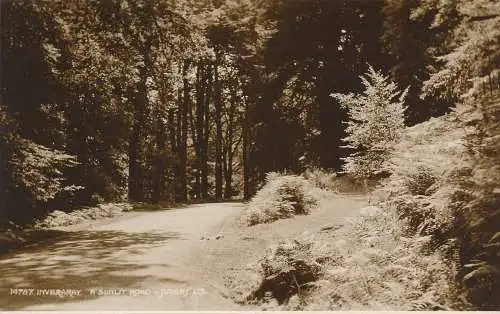 PC41777 Inveraray. Eine sonnenbeschienene Straße. Judges Ltd. Nr. 14787