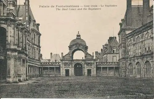 PC39324 Palais de Fontainebleau. Der ovale Hof und das Baptisterium. L. Menard