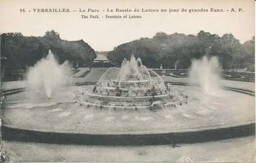 PC38163 Versailles. Der Park. Messingbrunnen. E. Papeghin. Nr. 98. B. Hopkins