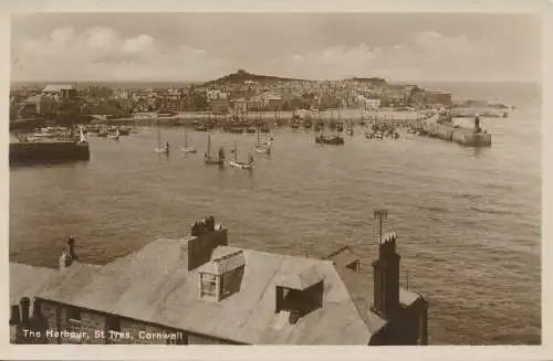 PC42002 Der Hafen. St. Ives. Cornwall. RP. B. Hopkins