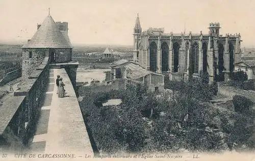 PC43722 Cite de Carcassonne. Die inneren Stadtmauern und die Kirche Saint Nazaire.