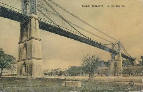 PC42876 Tonnay Charente. Die Hängebrücke. B. Hopkins