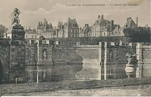 PC39376 Palais de Fontainebleau. Das Wasserfallbecken. L. Menard