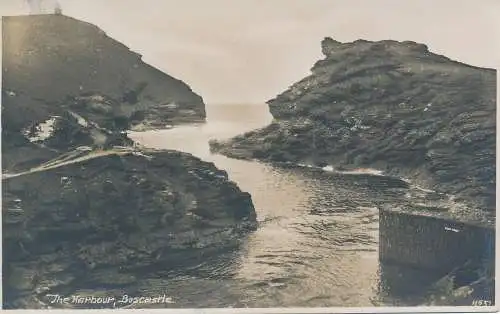 PC42000 The Harbour. Boscastle. 1929. B. Hopkins