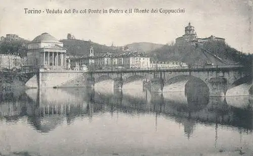 PC42562 Turin. Blick auf den Po Col Steinbrücke und den Kapuzinerberg