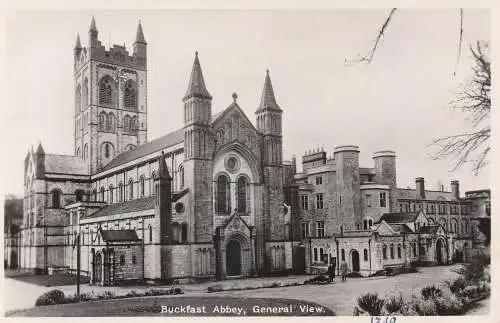 PC42308 Buckfast Abbey. Allgemeine Ansicht. Lachs