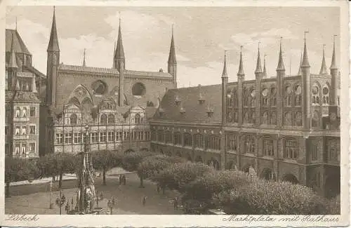 PC38524 Lübeck. Marktplatz mit Rathaus. Richard Quitzow. B. Hopkins