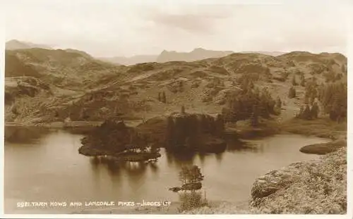 PC44448 Tarn Hows und Langdale Pikes. Judges Ltd. Nr. 9921