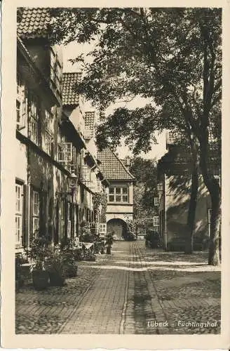 PC40559 Lübeck. Fluchtingshof. Schoning. RP. B. Hopkins