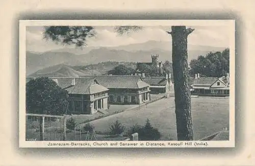 PC43038 Jamnazam Kaserne. Kirche und Sanitär in der Ferne. Kasouli Hill. Indien.