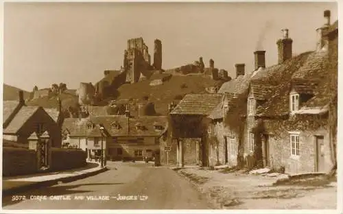 PC44736 Corfe Castle and Village. Judges Ltd. Nr. 9572