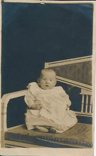 PC44867 alte Postkarte. Ein Baby. Cooper Bros.