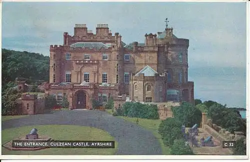 PC45041 Der Eingang. Culzean Castle. Ayrshire. Henderson