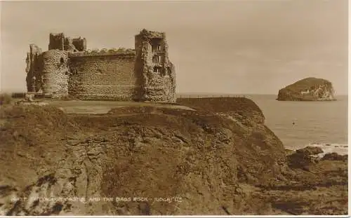 PC44664 Tantallon Castle und der Bassrock. Judges Ltd. Nr. 14477