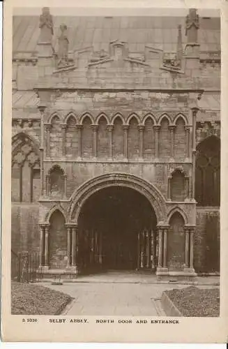 PC45356 Selby Abbey. Nordtür und Eingang. RP. 1922