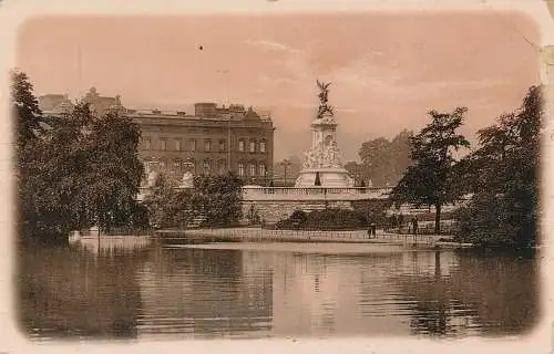 PC45796 Queen Victoria Memorial. London