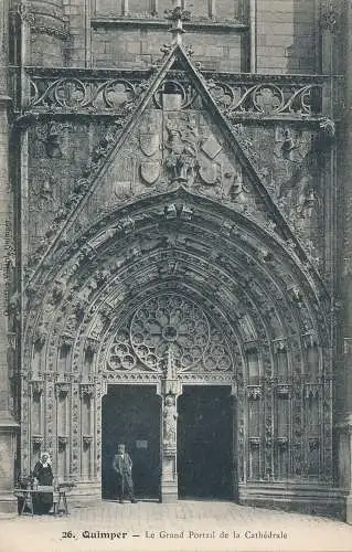 PC46286 Quimper. Das Große Tor der Kathedrale. B. Hopkins