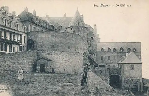 PC46591 Dieppe. Das Schloss. Nr. 807. B. Hopkins