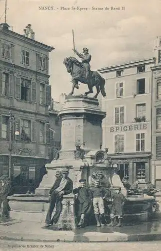 PC46561 Nancy. Place St. Epvre. Statue von Rene II. Zusammen von Nancy. B. Hopkins