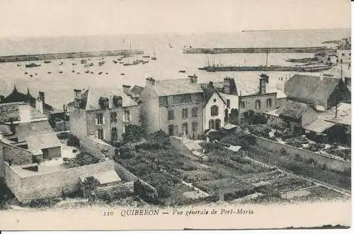 PC46972 Quiberon. Gesamtansicht von Port Maria. Hochzeit