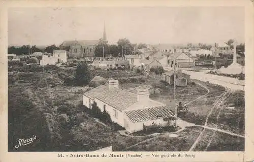 PC46552 Notre Dame de Monts. Gesamtansicht des Dorfes. Mozais. 1937. B. Hopkins
