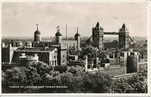 PC00336 Tower of London und Tower Bridge. 1955. RP