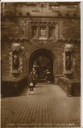 PC00095 Gateway. Edinburgh Castle. Valentinstag. RP