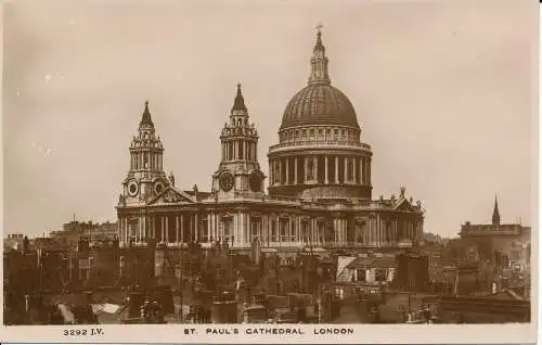 PC00090 St. Pauls Kathedrale. London. Valentinstag. RP