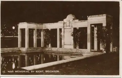 PC00350 Kriegsdenkmal bei Nacht. Brighton. 1934. RP