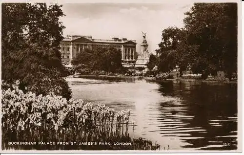 PC01094 Buckingham Palace aus St. James Park. London. RP