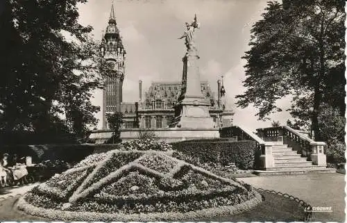 PC03051 Calais. Rathaus und Denkmal der Erinnerung. Der Storch. RP