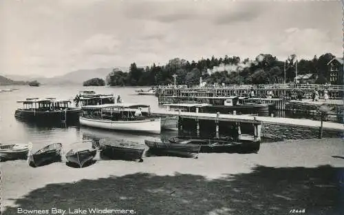 PC03166 Bowness Bay Lake Windermere. RP